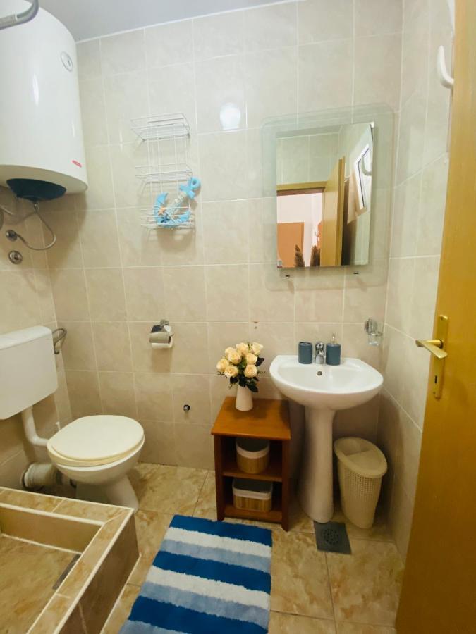 Miomir Perazic Apartments Petrovac ภายนอก รูปภาพ