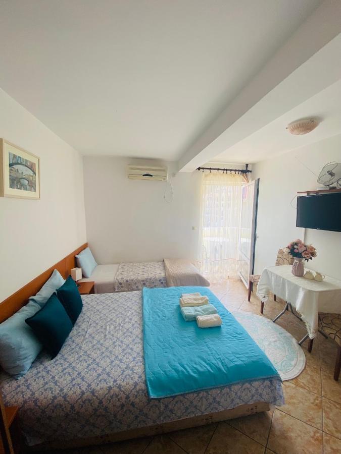 Miomir Perazic Apartments Petrovac ภายนอก รูปภาพ