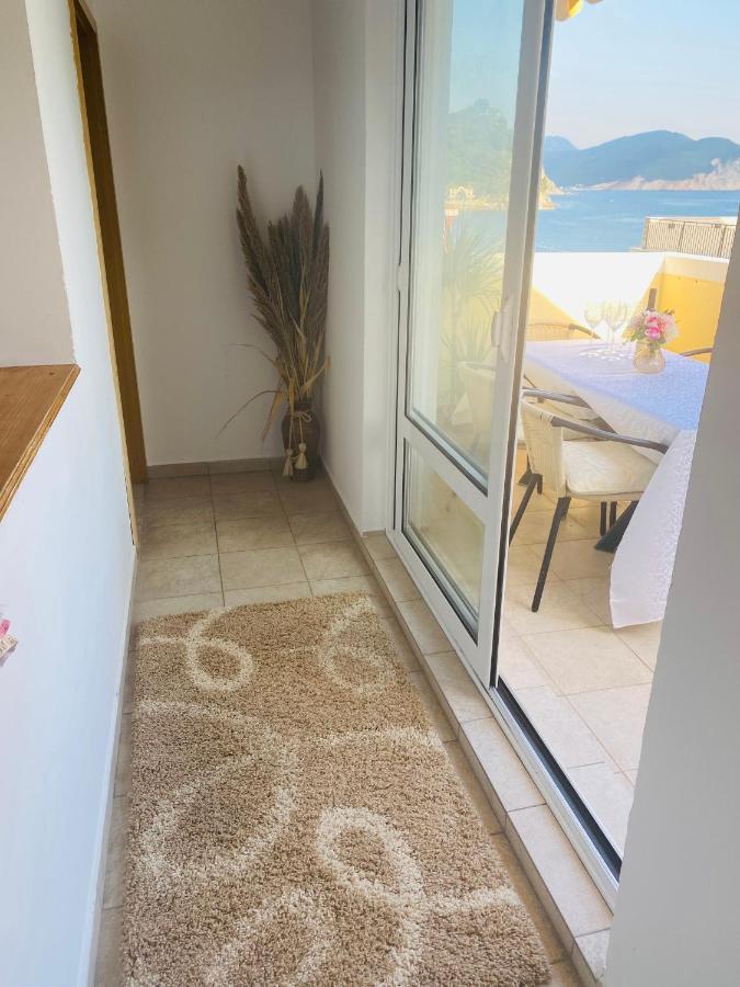 Miomir Perazic Apartments Petrovac ภายนอก รูปภาพ