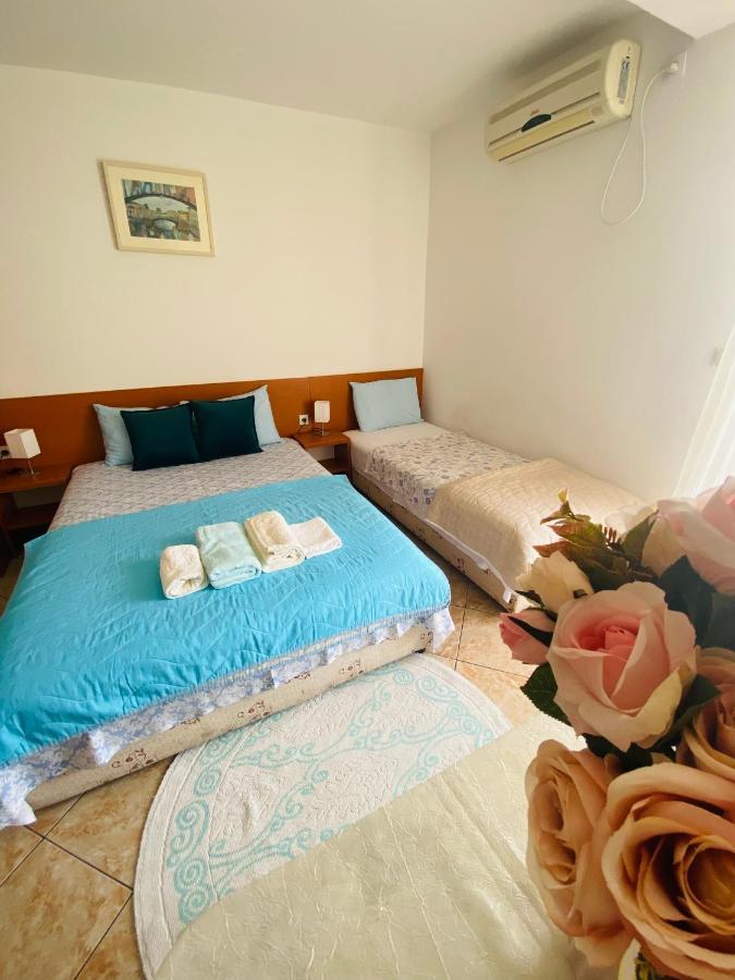 Miomir Perazic Apartments Petrovac ภายนอก รูปภาพ
