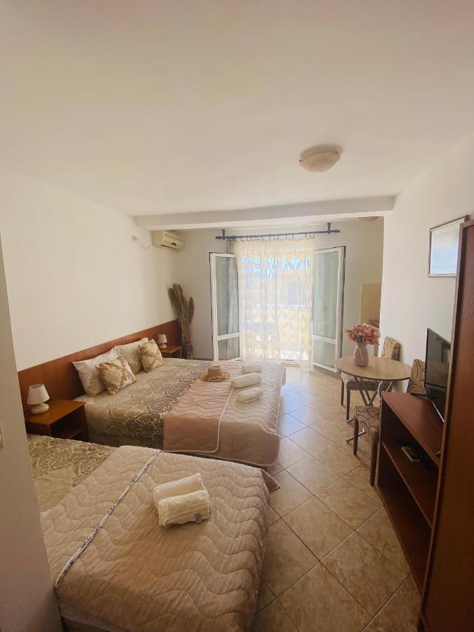 Miomir Perazic Apartments Petrovac ภายนอก รูปภาพ