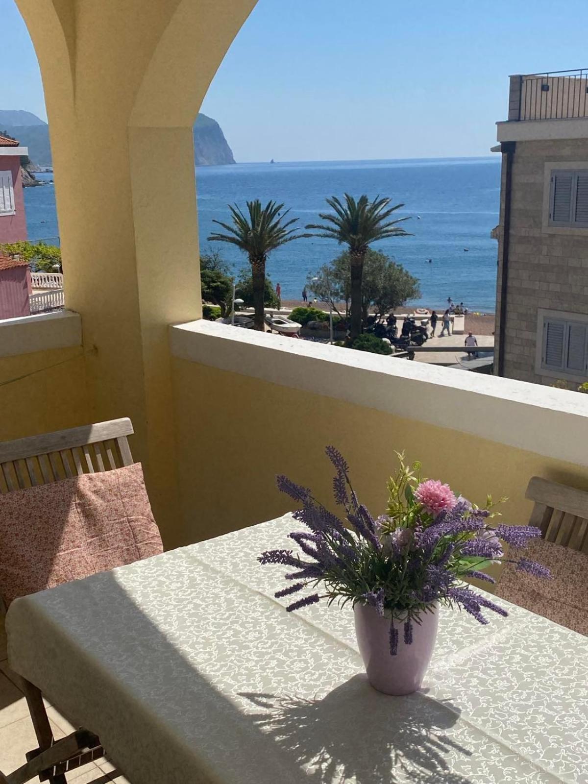 Miomir Perazic Apartments Petrovac ภายนอก รูปภาพ