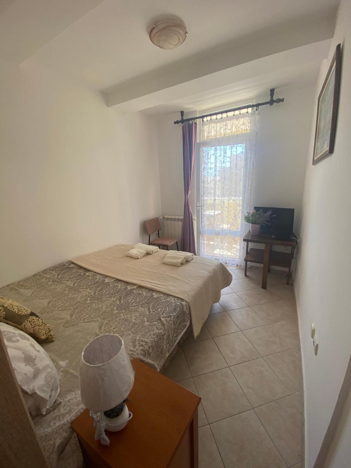 Miomir Perazic Apartments Petrovac ภายนอก รูปภาพ