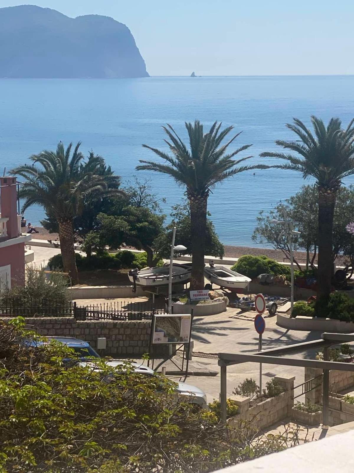 Miomir Perazic Apartments Petrovac ภายนอก รูปภาพ