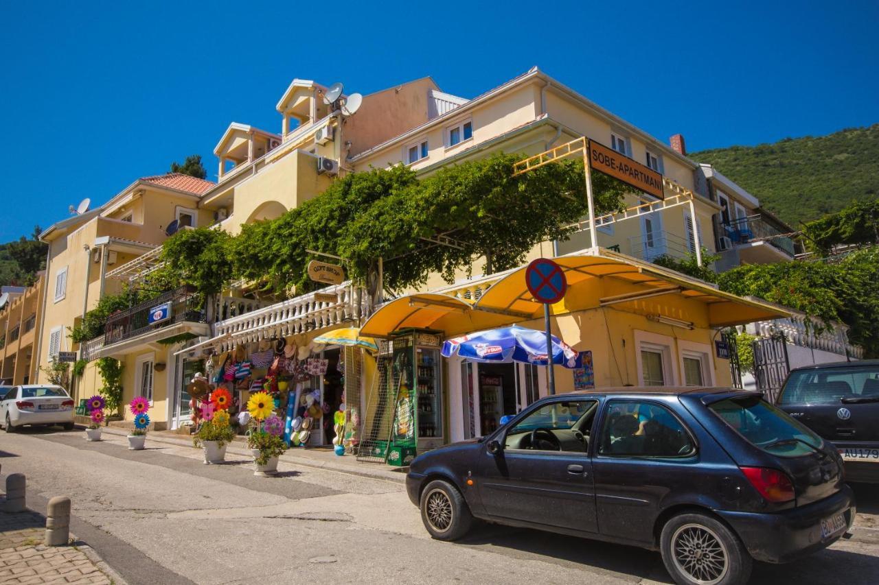 Miomir Perazic Apartments Petrovac ภายนอก รูปภาพ